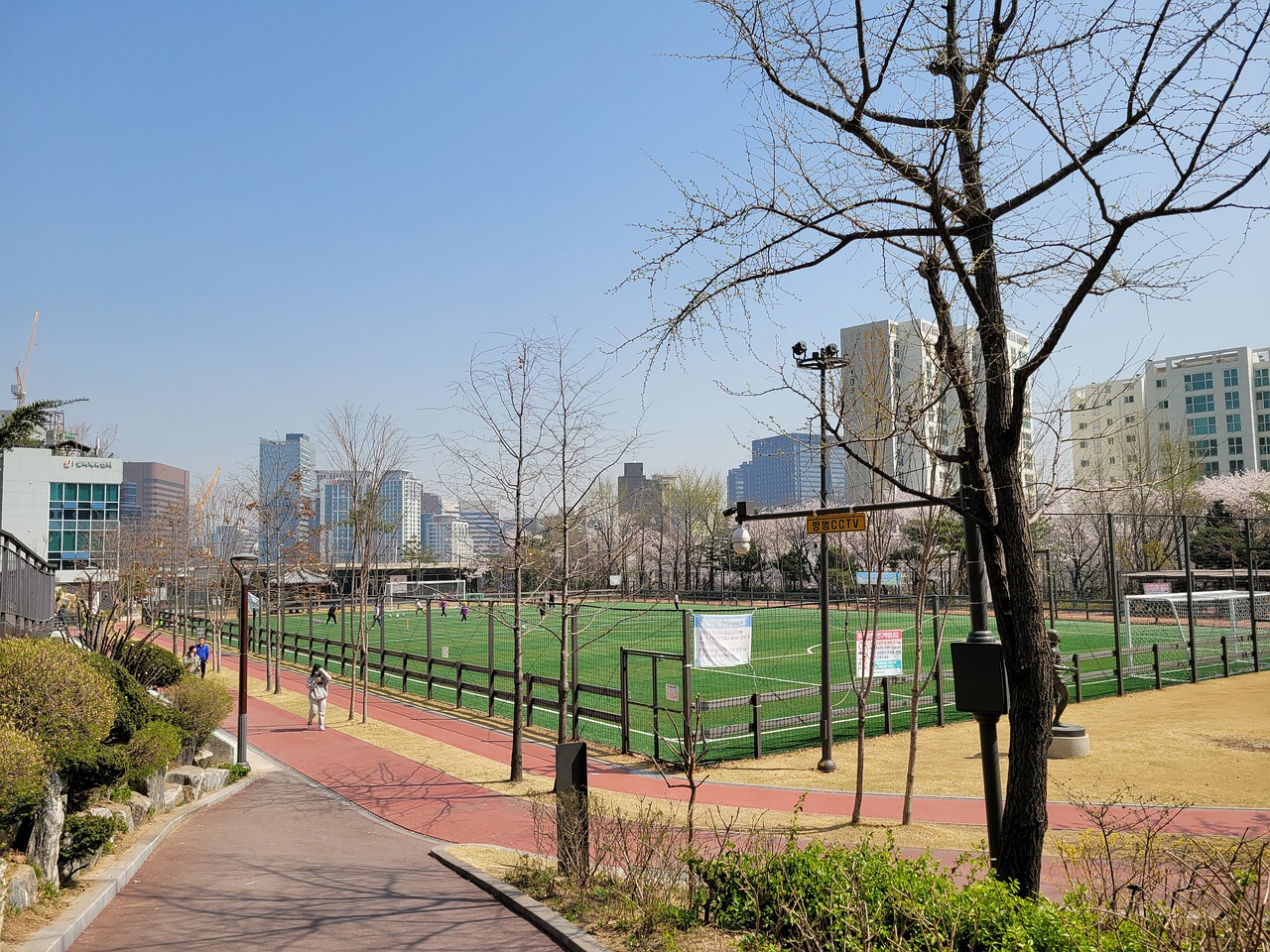和学校应进